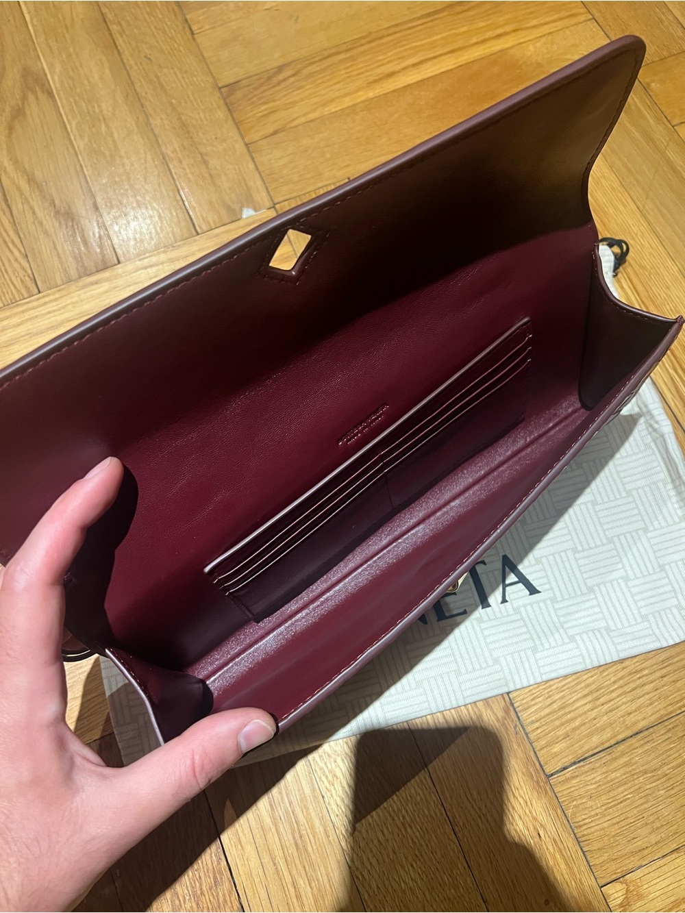 Bottega Veneta Intrecciato Andiamo Top Handle Clutch Barolo (red) Brand New - Picture 9 of 9